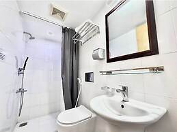 250sqft 4 Economy Stay Pool & Gym