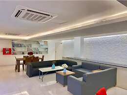600sqft 5 Elite Stay with Pool and Sauna