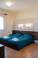 Cozy Gem With Access to a Sparkling Shared Pool