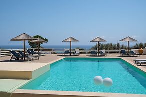 Sunny Studio Nestled Near a Refreshing Shared Pool