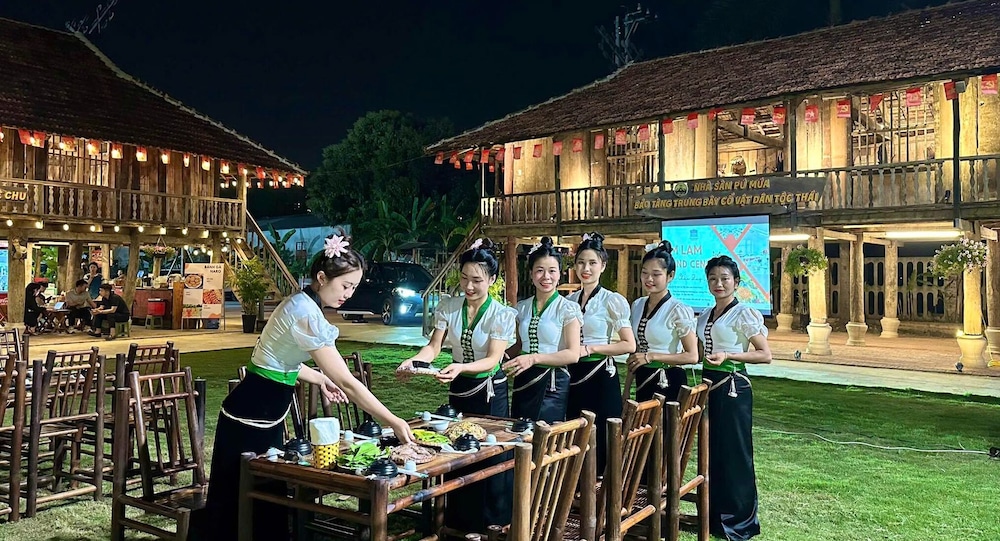 Mini Dien Bien Riverside Hotel - Lang Thai