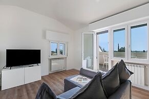 Matta Apartment 400m From The Lake