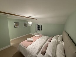 Woodman's Cottage