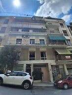 Zephyr 3-Bedroom Apartment in Athens