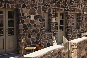 Neema Maison Finikia Santorini