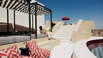 Neema Maison Finikia Santorini