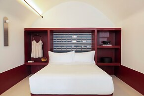 Neema Maison Finikia Santorini
