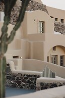 Neema Maison Finikia Santorini