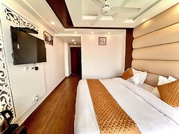 Hotel Roshie Mall Road Mussoorie