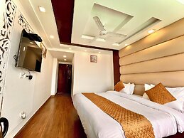 Hotel Roshie Mall Road Mussoorie