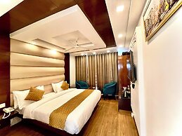 Hotel Roshie Mall Road Mussoorie