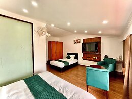 Hotel Roshie Mall Road Mussoorie