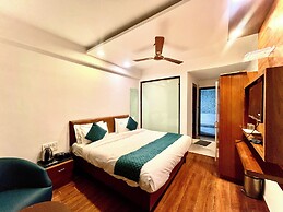 Hotel Roshie Mall Road Mussoorie