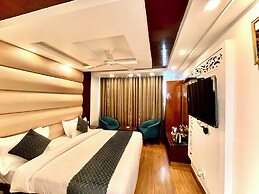 Hotel Roshie Mall Road Mussoorie