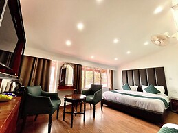 Hotel Roshie Mall Road Mussoorie