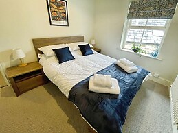 3 Chapel Square