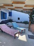 The White House Evgrious, Sleeps 4, Close to Beach