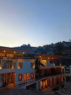 MISTY VALLEY INN