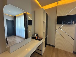 Fourpoints Airport Hotel