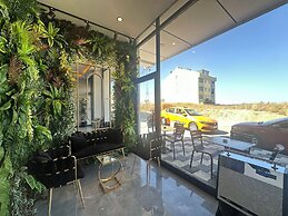 Fourpoints Airport Hotel