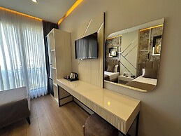 Fourpoints Airport Hotel