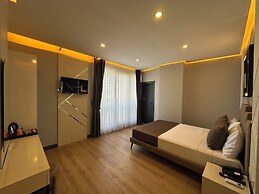 Fourpoints Airport Hotel