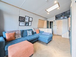 Skylight Stargazer - Billing Aquadrome