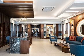 Shalom Residences By YellowKey