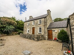 Tyddyn Iolyn