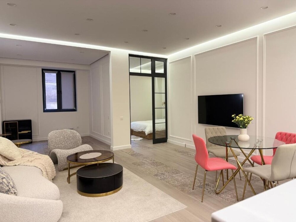 Luxury 2BR apartment in the center
