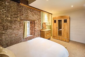 Host Stay Granary Barn