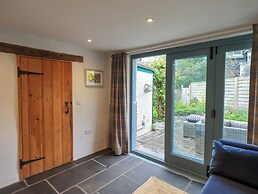 8 1/2 Church Street