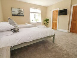 Meadow Manor And Spa