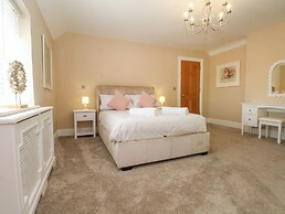Meadow Manor And Spa
