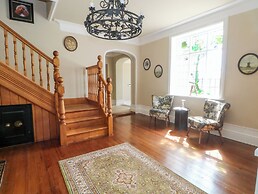 Meadow Manor And Spa