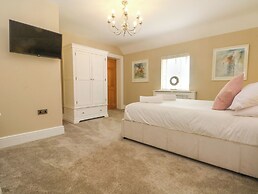 Meadow Manor And Spa