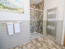 Meadow Manor And Spa