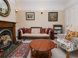 14 Castle Garth