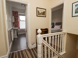 14 Castle Garth