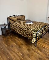 2 Bed Flat - Sleeps 4 - Parking - Wifi