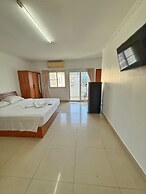 Malee Guesthouse & Restaurant