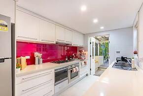 3BR Retro Escape ICC & Darling Harbour
