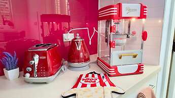 3BR Retro Escape ICC & Darling Harbour