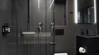Suite with Sauna & Jacuzzi in Kamppi