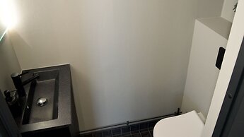 Suite with Sauna & Jacuzzi in Kamppi