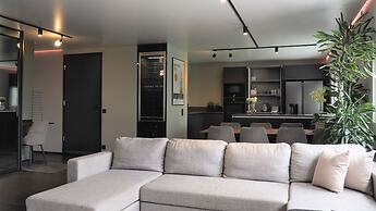 Suite with Sauna & Jacuzzi in Kamppi