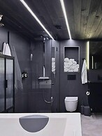 Suite with Sauna & Jacuzzi in Kamppi