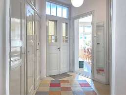 5 Room Apartment by the Esplanade Park