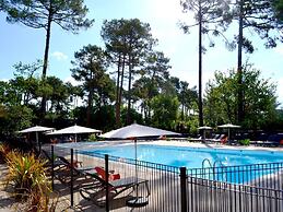 Apartment by Opal Coast Beach With Pool Access