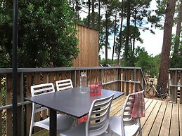 Apartment by Opal Coast Beach With Pool Access